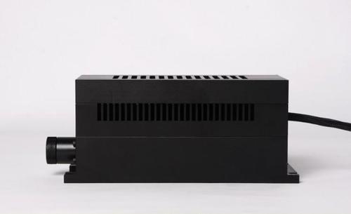 綠光激光器射出來的光是綠色的嗎？